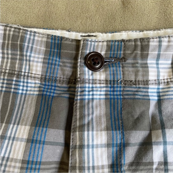 Dockers Men’s Plaid Cotton Cargo Shorts - Picture 5 of 13